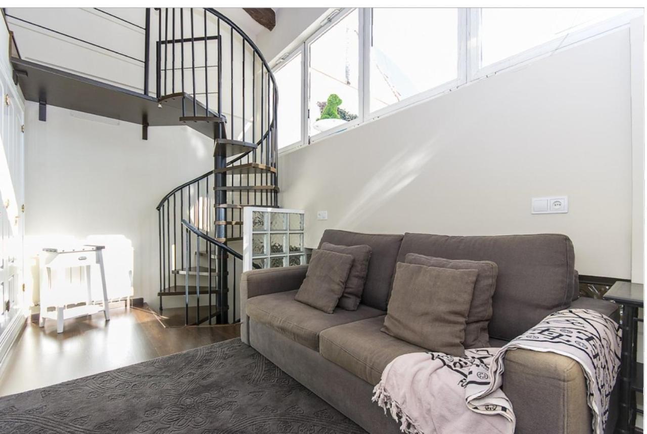 No Turistic Rental, Duplex Penthouse In The Historic Center, Valencia, Ideal For Those Looking To Stay In The City For A Season, Including Professionals And Students Exteriör bild