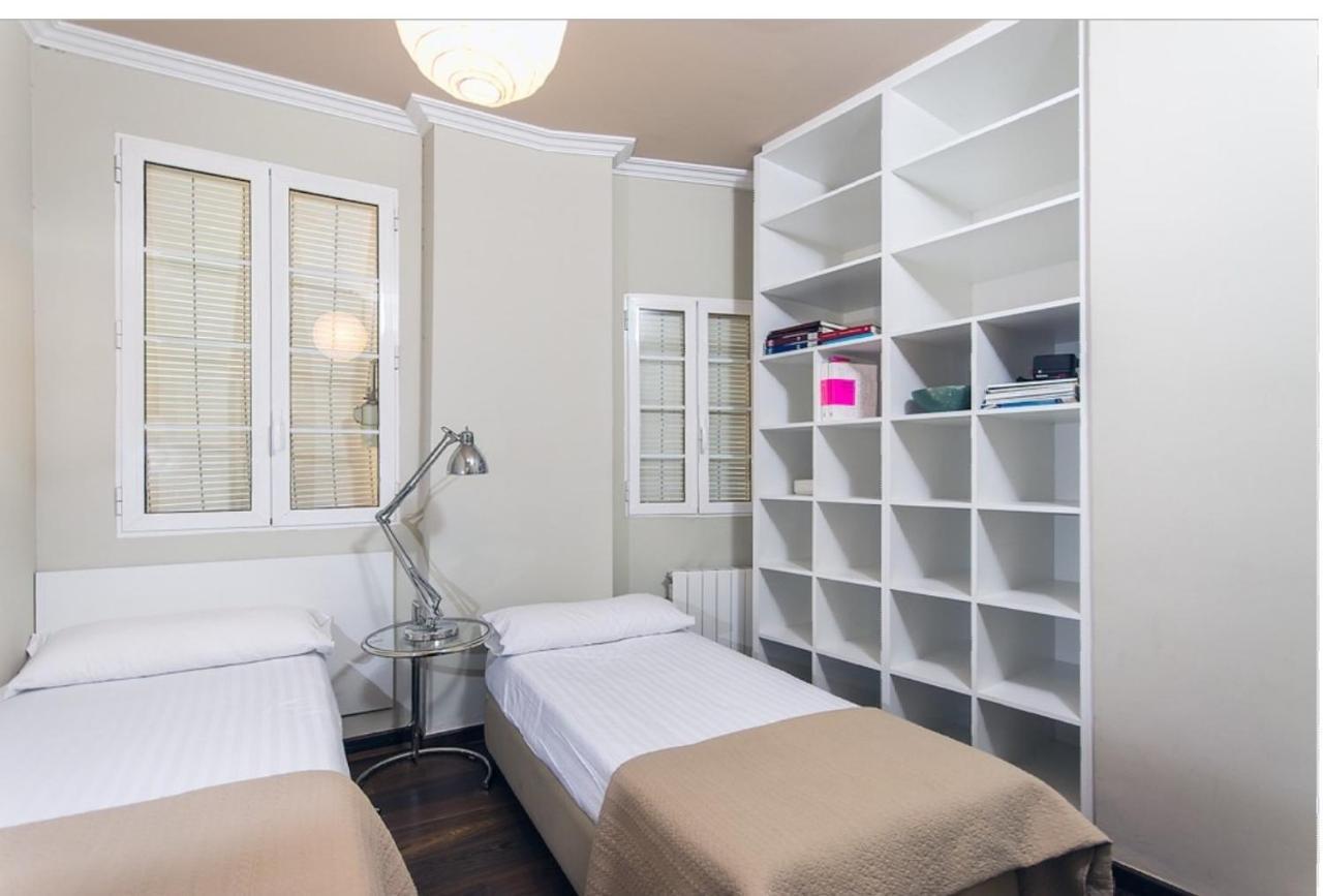 No Turistic Rental, Duplex Penthouse In The Historic Center, Valencia, Ideal For Those Looking To Stay In The City For A Season, Including Professionals And Students Exteriör bild