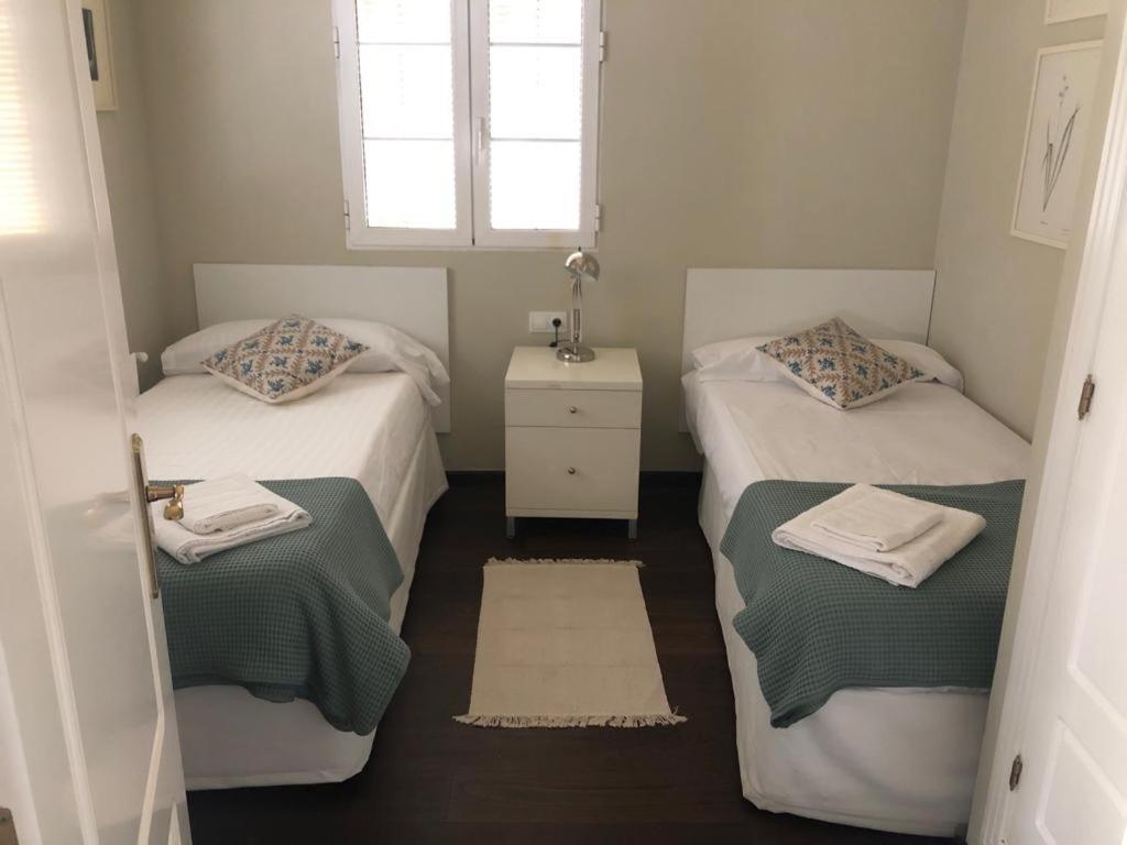 No Turistic Rental, Duplex Penthouse In The Historic Center, Valencia, Ideal For Those Looking To Stay In The City For A Season, Including Professionals And Students Exteriör bild
